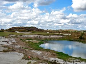 Streamsong (Black) 18th Bunkers